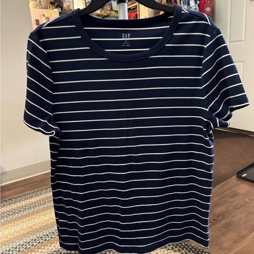 GAP Ribbed Navy and White Striped Tee